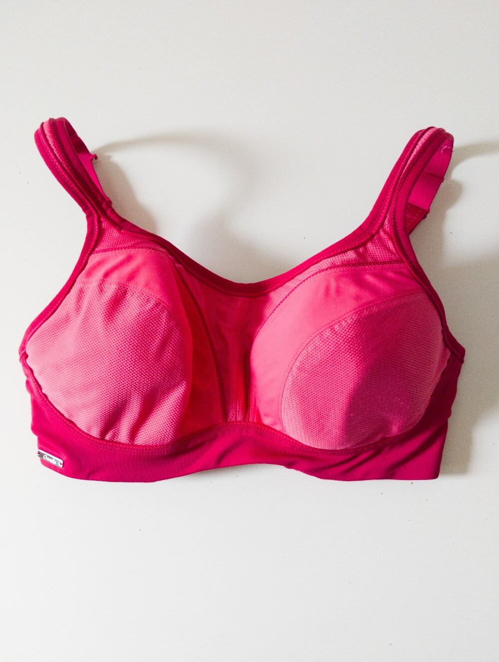 Chantelle High Impact Convertible Sports Bra 32DDD Magenta Pink